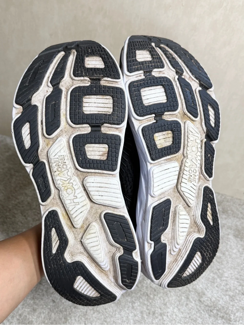 Hoka One One Men’s Bondi 7 Wide Sneakers Shoes Running in Black White 11.5 2E